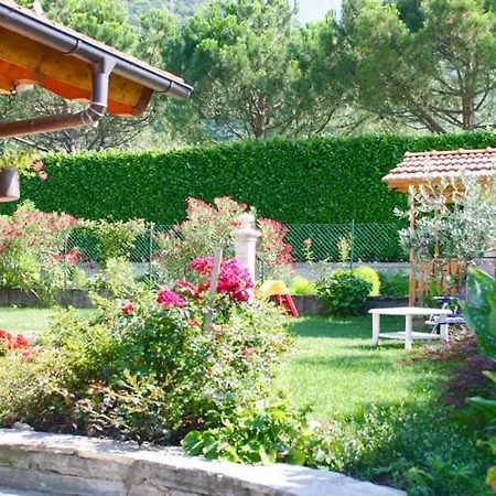 Giusi Garten- & Balkon-ferienwohnung Apartamento